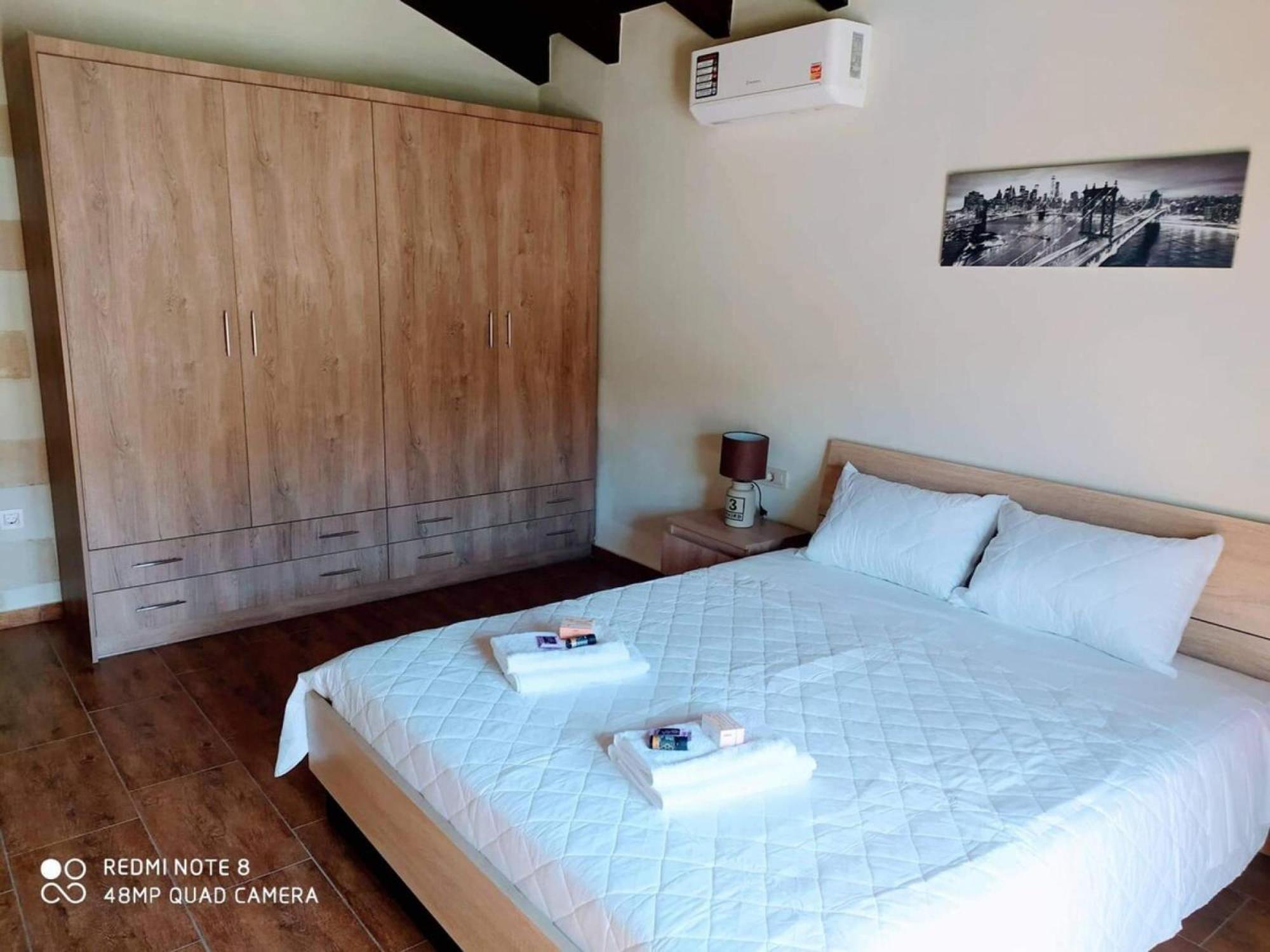 Traditional Villa In Pemonia Exterior photo