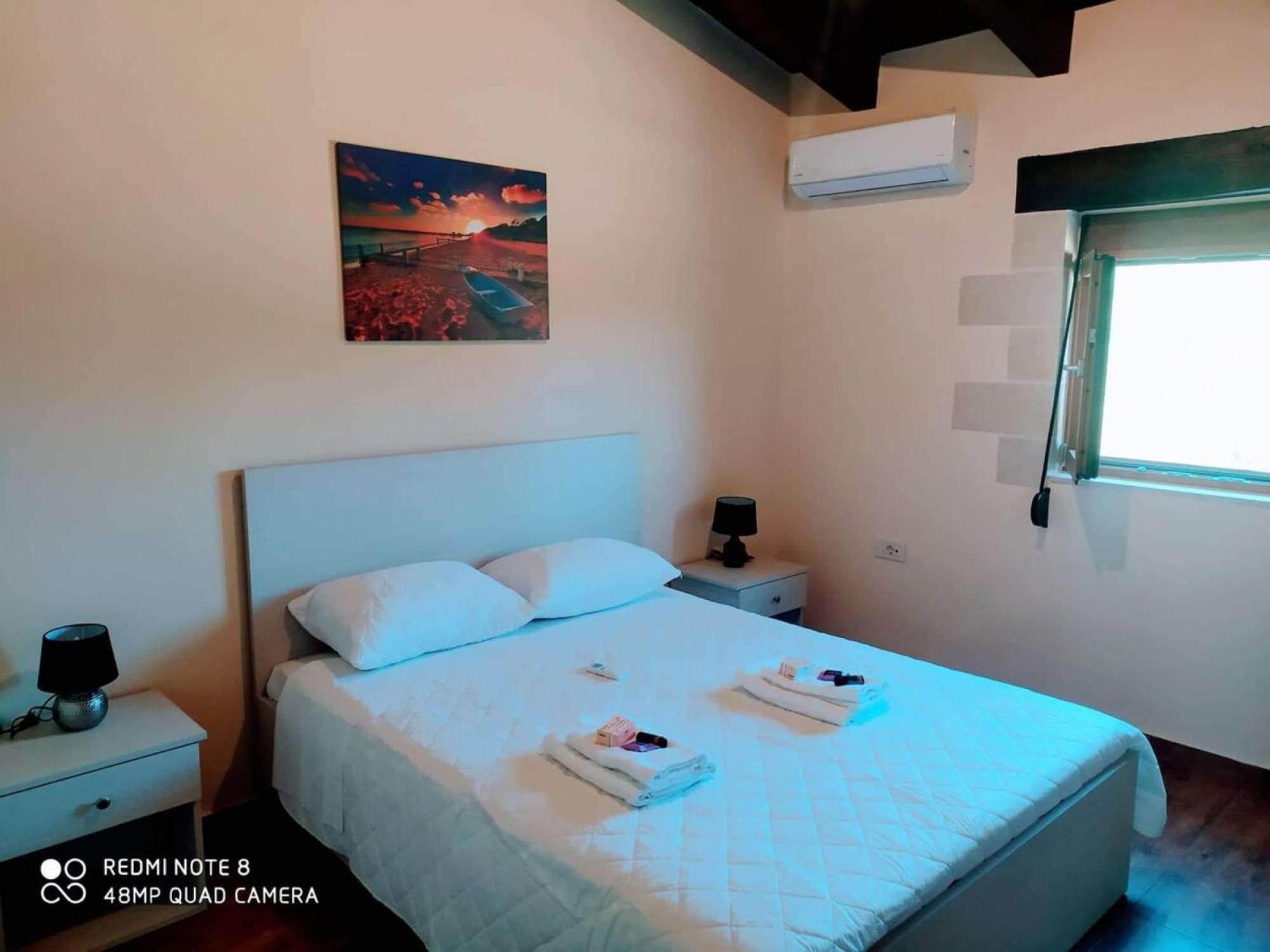 Traditional Villa In Pemonia Exterior photo